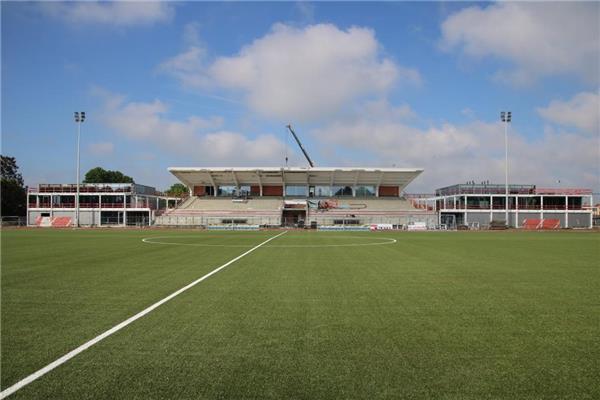 Aanleg kunstgras voetbalveld - Sportinfrabouw NV